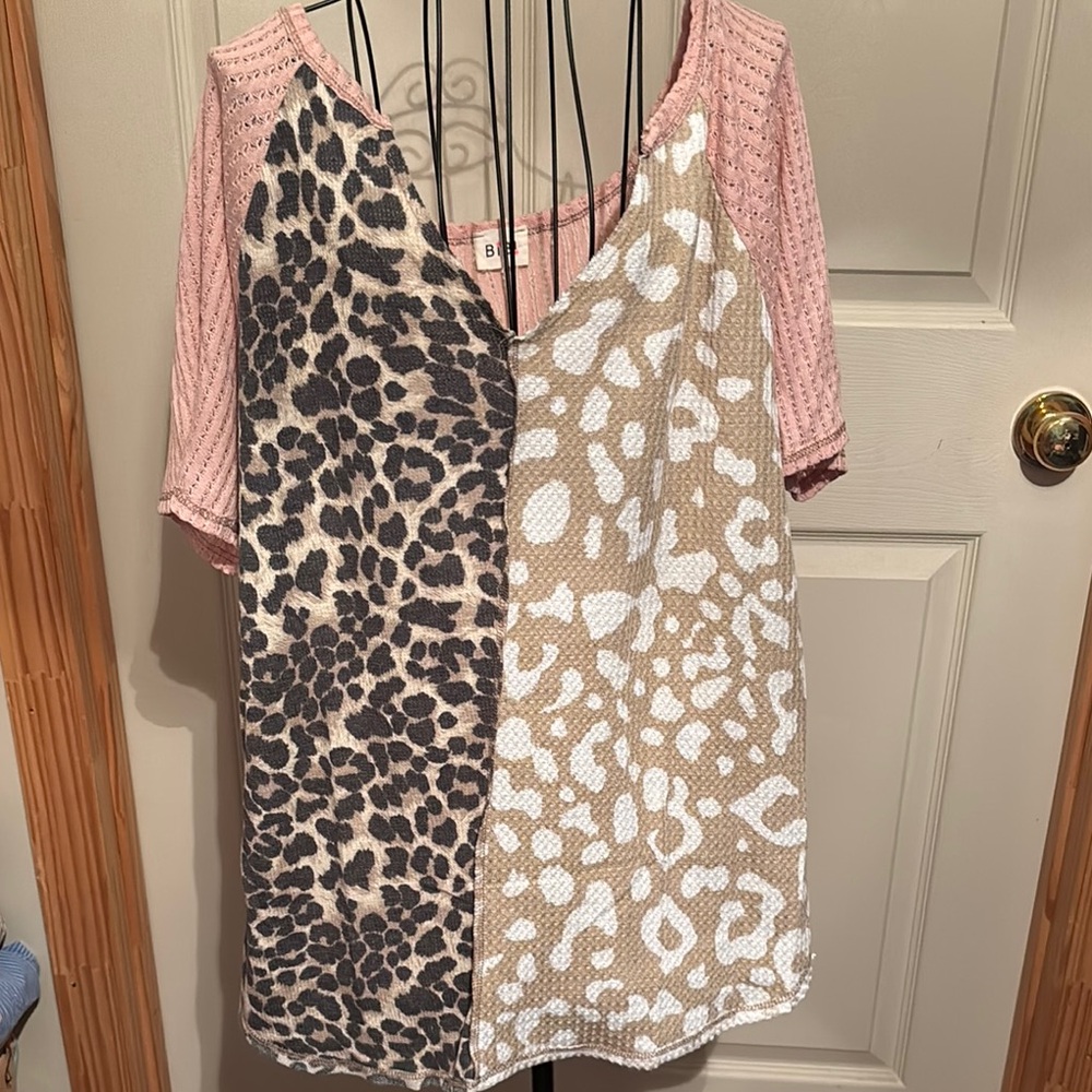 BiBi Black, Brown, Pink and White Boxy Short Sleeve Tee